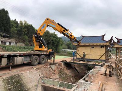 尾臂吊作業現場